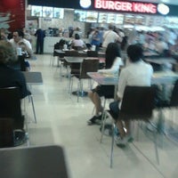 Photo taken at Burger King by Hercho on 12/7/2012