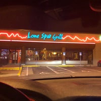Foto diambil di Lone Spur Grill &amp;amp; Bar oleh 🇷🇺K pada 8/3/2018