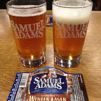 4/27/2013 tarihinde Lawrence Z.ziyaretçi tarafından Samuel Adams Brewery'de çekilen fotoğraf