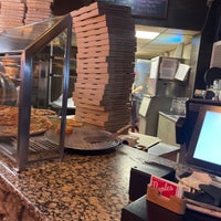 5/28/2023 tarihinde Terry C.ziyaretçi tarafından Naples Pizza'de çekilen fotoğraf