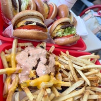 Photo taken at In-N-Out Burger by Arnie I. on 6/16/2023
