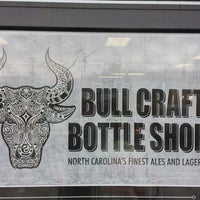 Foto scattata a Bull Craft Bottle Shop da Stephen M. il 7/21/2014