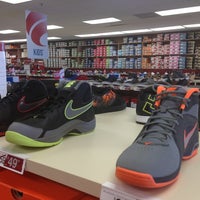 famous footwear lee vista