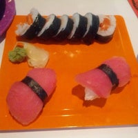Foto diambil di Nhinja Sushi &amp;amp; Wok oleh William M. pada 10/24/2012