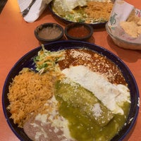 Foto tomada en Si Senor Mexican Restaurant  por Lesa M. el 2/25/2019