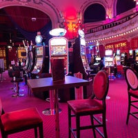 Foto diambil di Casino Cabourg oleh ElleMira S. pada 3/7/2022