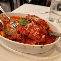 Photo taken at Carmine’s Italian Restaurant by nancita j. on 6/14/2023
