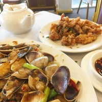 Photo taken at Hung Cheung Chinese Seafood Restaurant by Miw B. on 12/8/2016