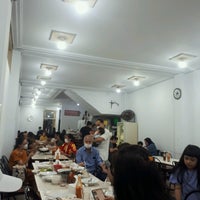 Photo taken at Mandarin Restaurant by Irianto D. on 5/4/2022