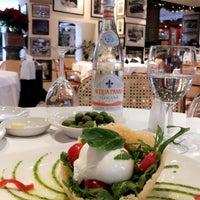 Снимок сделан в Montpeliano Restaurant пользователем Hala. A. 12/10/2018