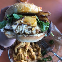 Foto tirada no(a) Farm Burger por Zsanett G. em 8/15/2019