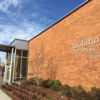 รูปภาพถ่ายที่ Tualatin Public Library โดย Julie C. เมื่อ 3/16/2019