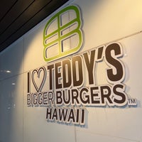Photo taken at Teddy&amp;#39;s Bigger Burgers by shingo i. on 11/21/2021