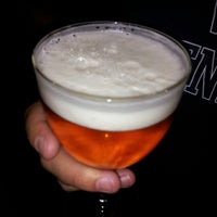 Foto tirada no(a) Crush Bar por Cheers To B. em 10/7/2012