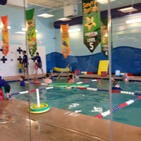 รูปภาพถ่ายที่ Aqua-Tots Swim Schools Richmond โดย sara s. เมื่อ 8/3/2013