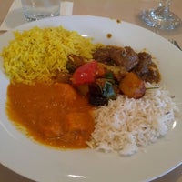 รูปภาพถ่ายที่ Taj Mahal Indian Cuisine โดย deepneko เมื่อ 6/6/2013