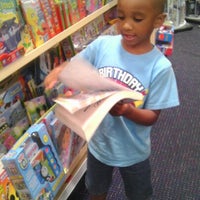 Photo taken at Toys&amp;quot;R&amp;quot;Us by Syreeta M. on 9/22/2012