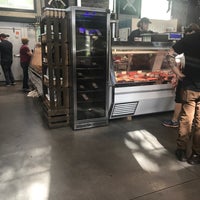 Das Foto wurde bei The Local Butcher and Market von Tanya L. am 8/31/2019 aufgenommen