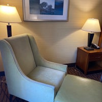 Foto diambil di Hilton Garden Inn oleh Tanya L. pada 3/18/2022