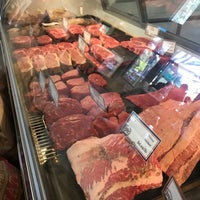 Foto scattata a The Local Butcher and Market da Tanya L. il 10/26/2019