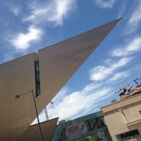 Foto tirada no(a) Denver Art Museum por Ivor N. em 6/19/2016