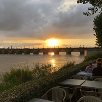 รูปภาพถ่ายที่ Le café du Port โดย Niko V. เมื่อ 8/7/2018
