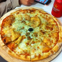 Снимок сделан в Pizza al Vol пользователем Sra.i B. 4/13/2015