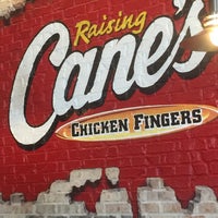Снимок сделан в Raising Cane&amp;#39;s Chicken Fingers пользователем Jennifer O. 4/28/2018