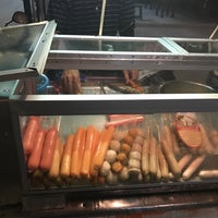 Photo taken at ไส้กรอกลุงหน้าเซเว่นrnpที่อร่อยที่สุดในลาดกระบัง by Aummiieez LFC🎀 on 3/13/2017