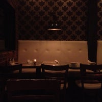 Foto scattata a Carmine’s Italian Restaurant &amp;amp; Bar da Jennifer R. il 12/12/2012