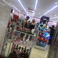 Photo taken at Daiso Japan by Marcelo Hsu 許. on 6/16/2019