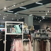 Photo taken at Forever 21 by Marcelo Hsu 許. on 9/17/2017