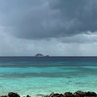 Foto diambil di Curaçao Marriott Beach Resort &amp;amp; Emerald Casino oleh Joshua B. pada 11/30/2022