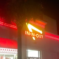 Photo taken at In-N-Out Burger by Joshua B. on 2/28/2020
