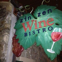 Foto tomada en Zin Zen Wine Bistro  por Don F. el 12/28/2012