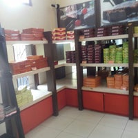 Review Essy's Brownies Store