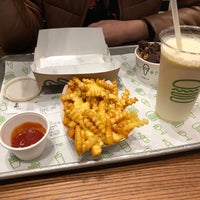 Photo taken at Shake Shack by Danny R. on 10/7/2019
