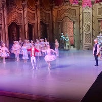 Photo taken at Государственный Приморский театр оперы и балета / State Primorsky Opera and Ballet Theater by Eliza S. on 4/20/2018