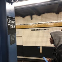 Photo taken at MTA Subway - Union Tpke/Kew Gardens (E/F) by mms on 11/18/2019