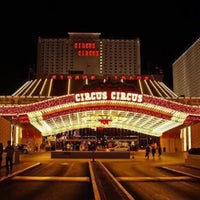 Foto diambil di Circus Circus Hotel &amp;amp; Casino oleh Hayrettin K. pada 9/20/2015