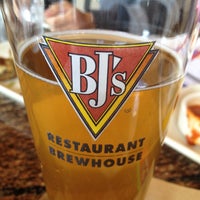 Photo taken at BJ&amp;#39;s Restaurant &amp;amp; Brewhouse by Sean G. on 4/14/2013