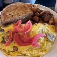 Photo taken at Otto&amp;#39;s Breakfast Deli by Keith C. on 1/29/2022