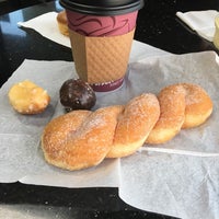 Photo taken at Winchell&amp;#39;s Donuts by Narine on 7/20/2018