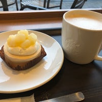 Photo taken at Starbucks by Yanshi T. on 10/13/2021