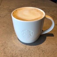 Photo taken at Starbucks by Yanshi T. on 10/26/2022