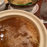 Photo taken at 頂上麺 筑紫樓ふかひれ麺専門店 by ruri on 8/13/2019