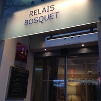 Foto tirada no(a) Hôtel Relais Bosquet por Jenni B. em 11/26/2012