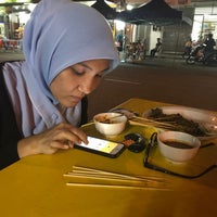 Photo taken at Restoran Kesinambungan Wak Radol by Syazwani M. on 7/15/2017