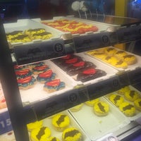 Photo taken at Mister Donut บิ๊กซี เอ็กซ์ตร้า เพชรเกษม by Kitty K. on 4/9/2016