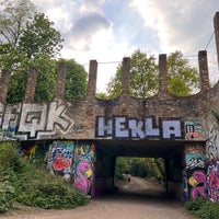 Photo taken at Parkland Walk (Crouch End to Highgate section) by Annie H. on 4/23/2022